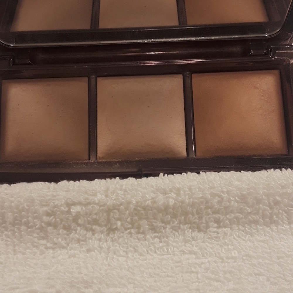 Hourglass Makeup